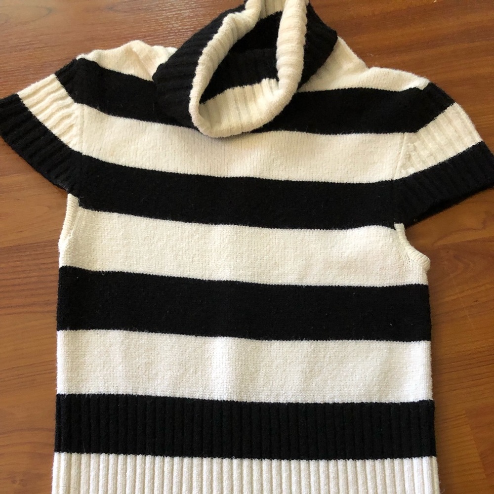 Five Bebe dress shirts size XS. One size Small